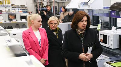 Кочанова провела мониторинг цен в столичном универмаге
