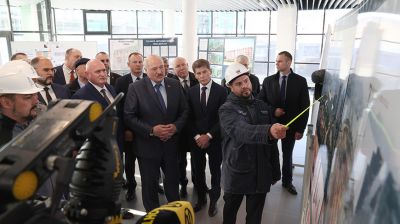 Лукашенко ознакомился со строительством театрально-музейного комплекса на острове Русский во Владивостоке