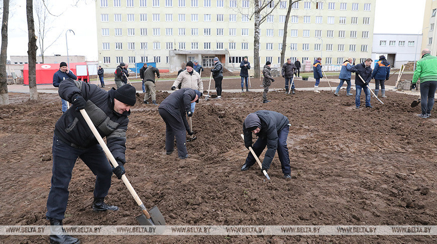 Почти 300 тыс. жителей Витебской области принимает участие в республиканском субботнике