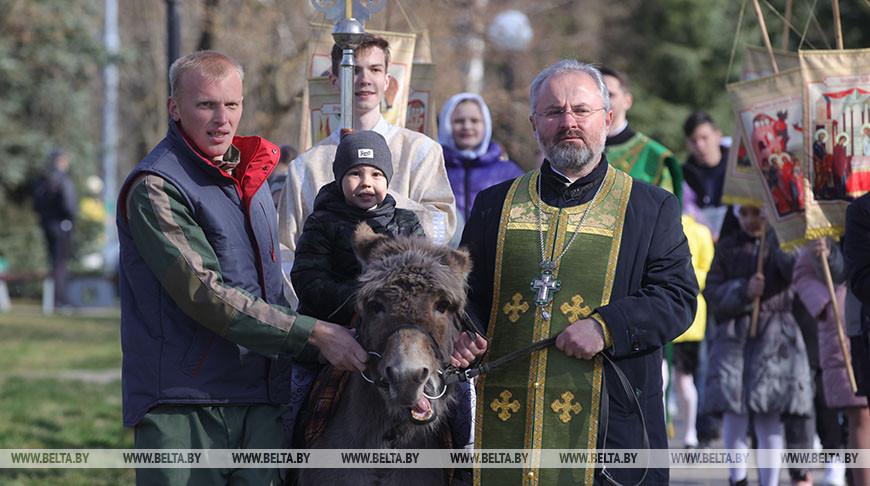 Шествие на осляти в Вербное воскресенье прошло в Свято-Борисо-Глебской Коложской церкви