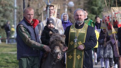 Шествие на осляти в Вербное воскресенье прошло в Свято-Борисо-Глебской Коложской церкви