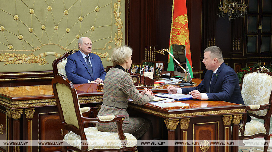 Лукашенко принял с докладом министра юстиции