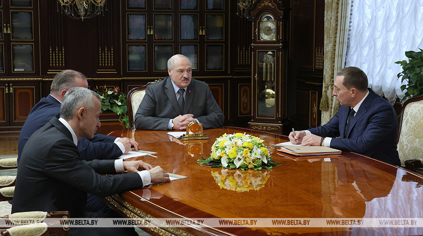 Лукашенко обсудил со Снопковым, Герасимовым и Матюшевским состояние дел в банковской системе