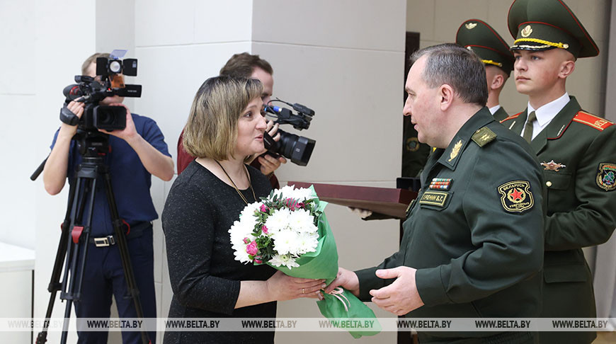 Чествование военнослужащих срочной военной службы и их матерей прошло в Доме офицеров