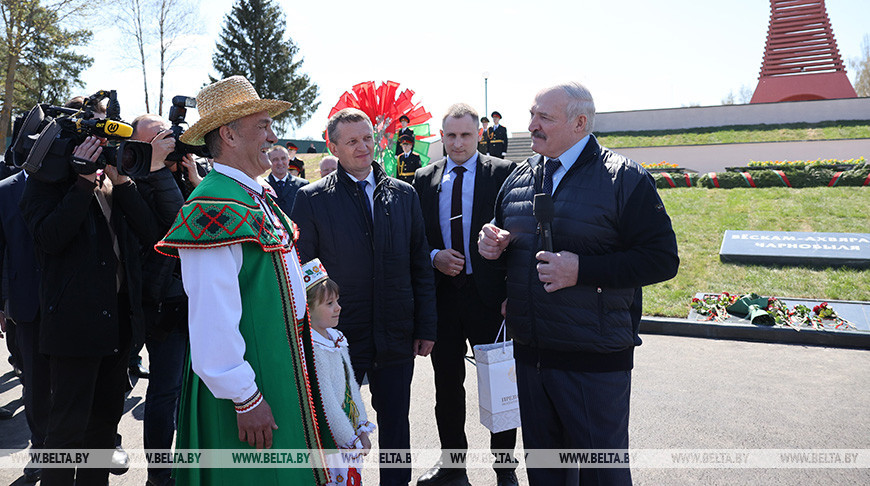 Лукашенко пообщался с жителями Чечерского района