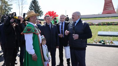Лукашенко пообщался с жителями Чечерского района