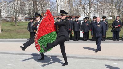 Сотрудники КГК возложили цветы в мемориальном комплексе "Тростенец"