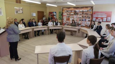 Кочанова приняла участие в уроке памяти в минской гимназии
