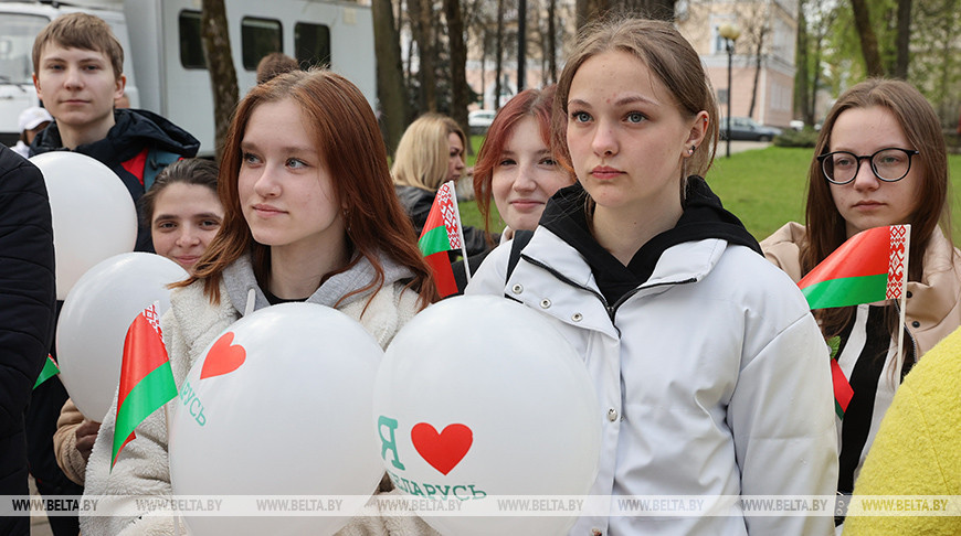 В Витебске прошли торжества, посвященные Дню Государственного герба и флага