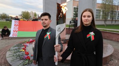 Вечный огонь зажгли у памятного знака "Орден Победы" в Витебске
