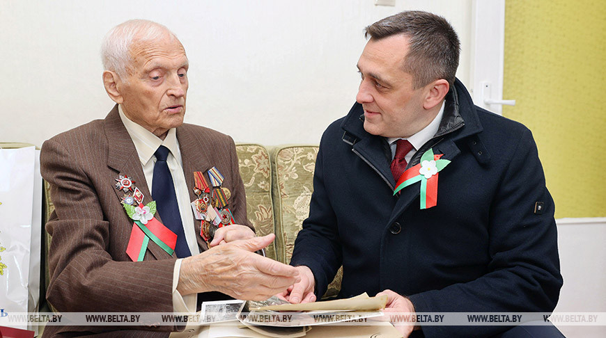 Субботин поздравил с днем рождения ветерана войны Николая Жарикова