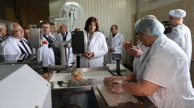 Члены Совета Республики посетили Докшицкий хлебозавод