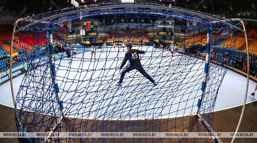Финальный этап соревнований по гандболу "Стремительный мяч" стартовал в Бресте