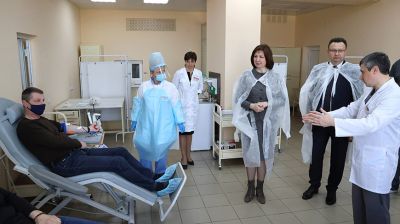 Кочанова посетила РНПЦ трансфузиологии и медицинских биотехнологий