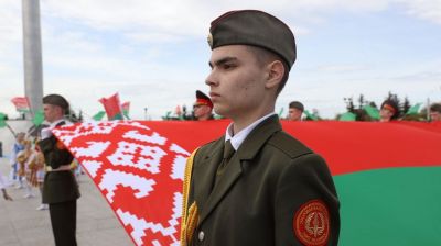 Пионерский флешмоб "Сімвалы маёй краіны" прошел в Минске