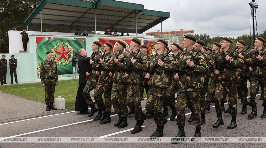 Более 1 тыс. военнослужащих принесли присягу в Борисове