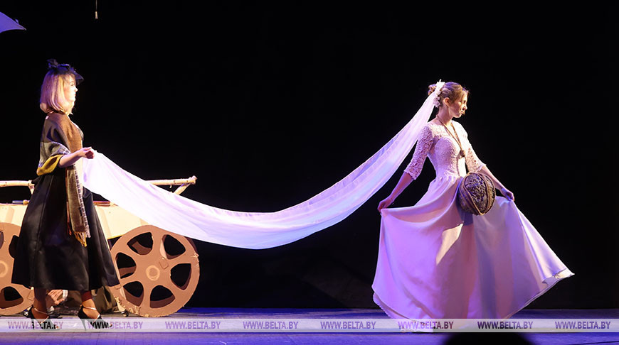 В Гомельском драмтеатре показали инклюзивный спектакль "Жить…"