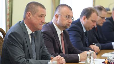 Леонид Заяц провел встречу с делегацией Мордовии
