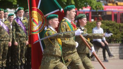 Выпускники пограничного класса гродненской школы простились со штандартом