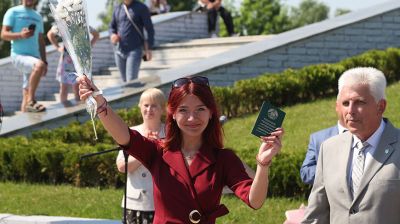 На Буйничском поле вручили золотые медали выпускникам