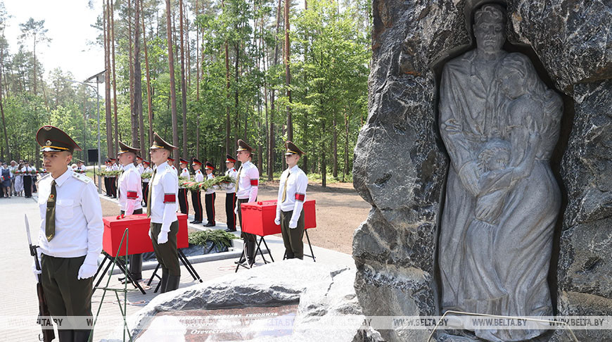 В Ченковском лесу под Гомелем перезахоронили останки мирных жителей, расстрелянных в годы войны