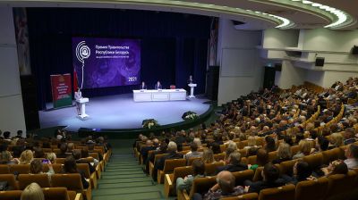 Назаров вручил премии правительства за достижения в области качества