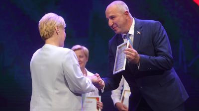 Свыше 50 медиков Гродненской области наградили в преддверии профессионального праздника