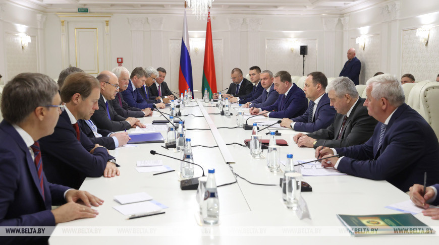 Головченко провел встречу с Мишустиным