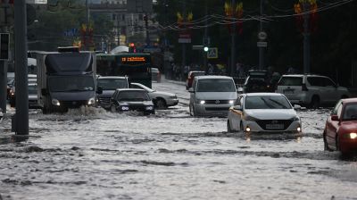 Проливной дождь затопил улицы Могилева