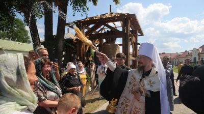 Митрополит Минский и Заславский Вениамин освятил самый большой в Беларуси колокол