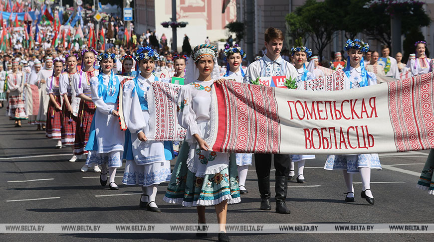 Праздничное шествие прошло в Гомеле