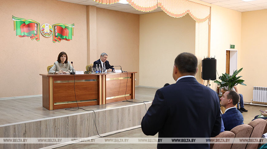 Кочанова провела встречу с депутатами местных советов в Верхнедвинском районе