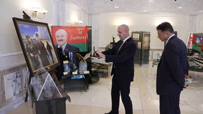 Руководители диппредставительств Беларуси побывали на экскурсии во Дворце Независимости
