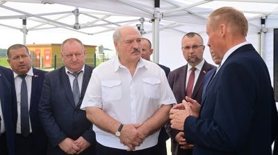 Лукашенко посетил ОАО "Хотилы-Агро" в Поставском районе