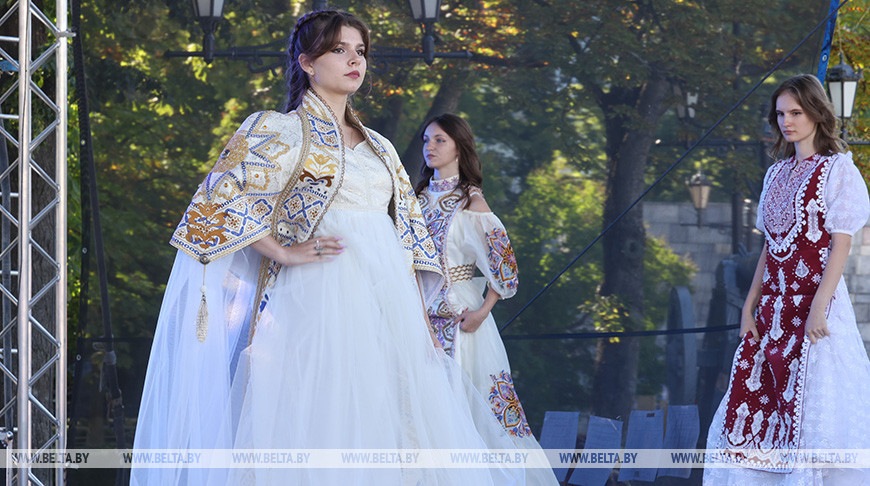 Одежду белорусских дизайнеров презентовали на фестивале "Вытокі"