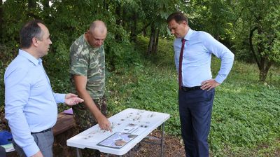 Рыженков ознакомился с археологическими раскопками городища "Менка"