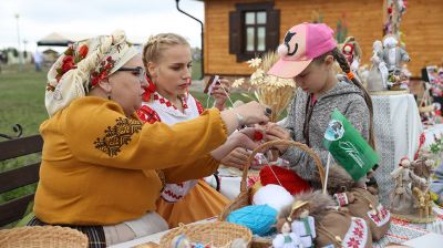 Этнокультурный фестиваль "Зов Полесья" проходит в Лясковичах
