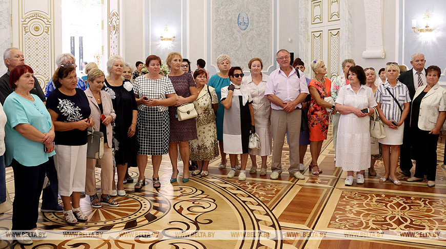 Представители Новолукомльской городской организации БООВ побывали с экскурсией во Дворце Независимости