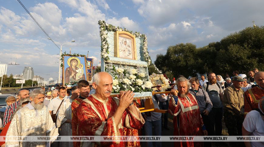 Всебелорусский крестный ход завершился в Минске праздничным богослужением