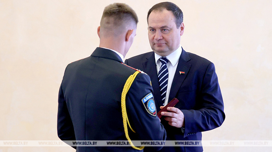 Головченко вручил государственные награды сотрудникам МВД