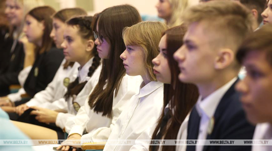 В Беларуси в учреждениях образования прошел открытый урок "Историческая память - дорога в будущее"