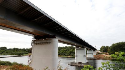 В Новополоцке продолжаются работы по реконструкции моста через реку Западная Двина