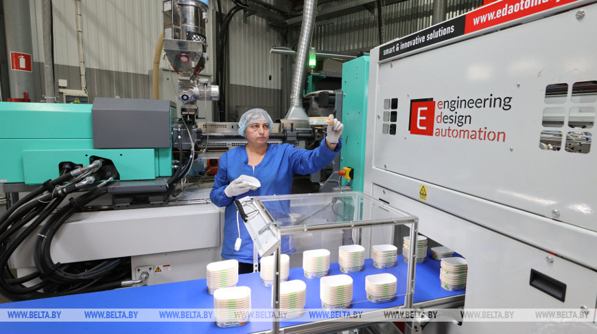 Витебский "Альянспласт" создал импортозамещающую упаковку для Туровского молочного комбината