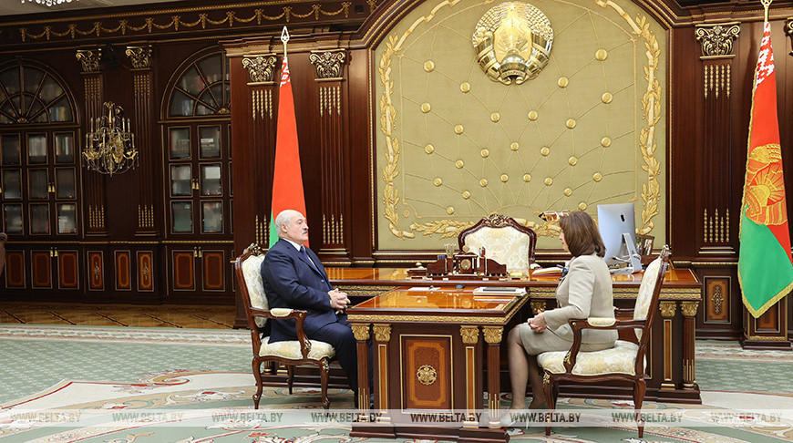Лукашенко провел рабочую встречу с Кочановой