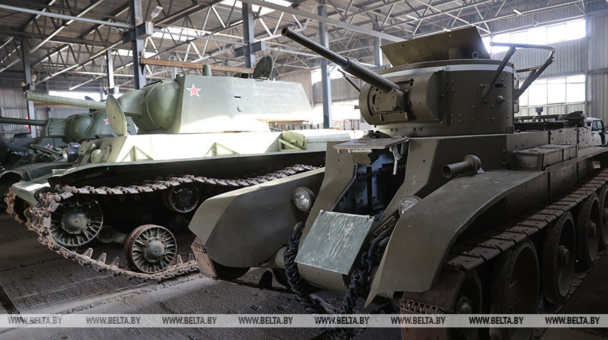 Чех вместе с белорусами реконструирует советские танки