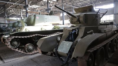 Чех вместе с белорусами реконструирует советские танки