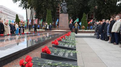 Гомельчане в честь 880-летия города возложили цветы к Вечному огню