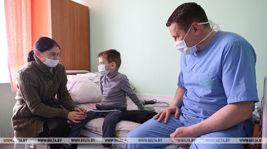 В Беларуси впервые провели операцию по имплантации искусственного желудочка сердца ребенку 8 лет