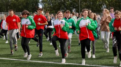 Молодежь Беларуси провела "Народную зарядку" ко Дню народного единства