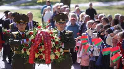 Память участников Скидельского восстания почтили у городского мемориала советским воинам